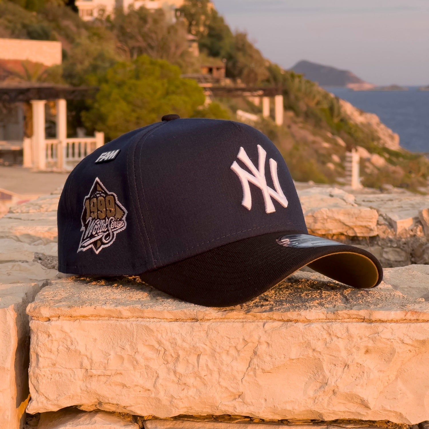 NEW ERA 9FORTY MLB NEW YORK YANKEES BLACK / CAMEL UV SNAPBACK CAP