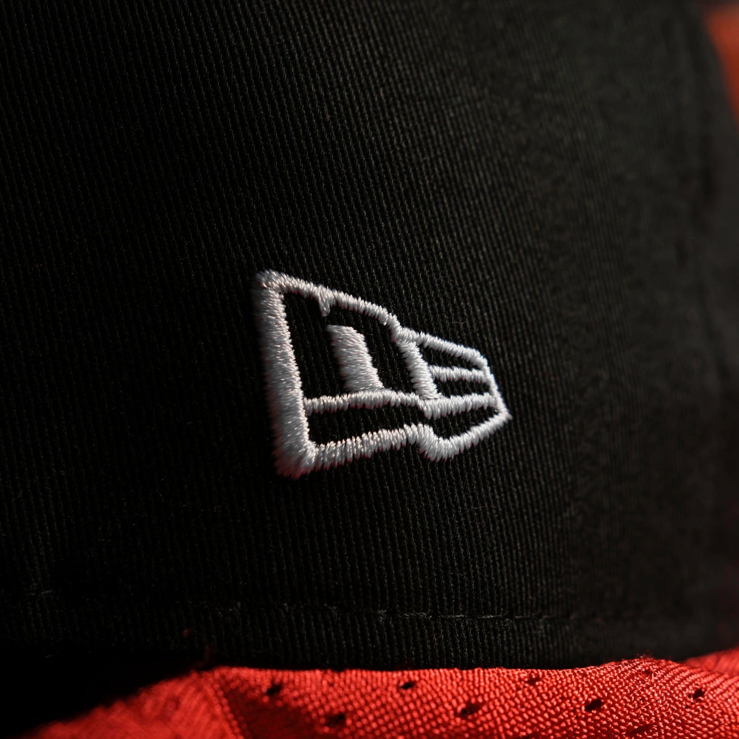 NEW ERA 9FORTY A-FRAME MLB CHICAGO BULLS PIXEL LOGO / GREY UV SNAPBACK