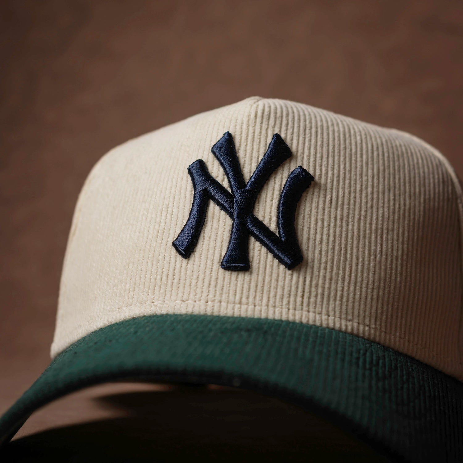 NEW ERA 9FORTY A-FRAME MLB NEW YORK YANKEES WORLD SERIES 1996 CORD TWO TONE / GREY UV SNAPBACK