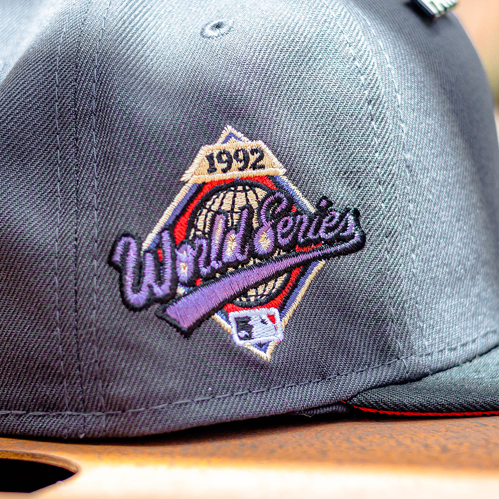 NEW ERA 59FIFTY MLB ATLANTA BRAVES WORLD SERIES 1992 TWO TONE / SCARLET UV  FITTED CAP