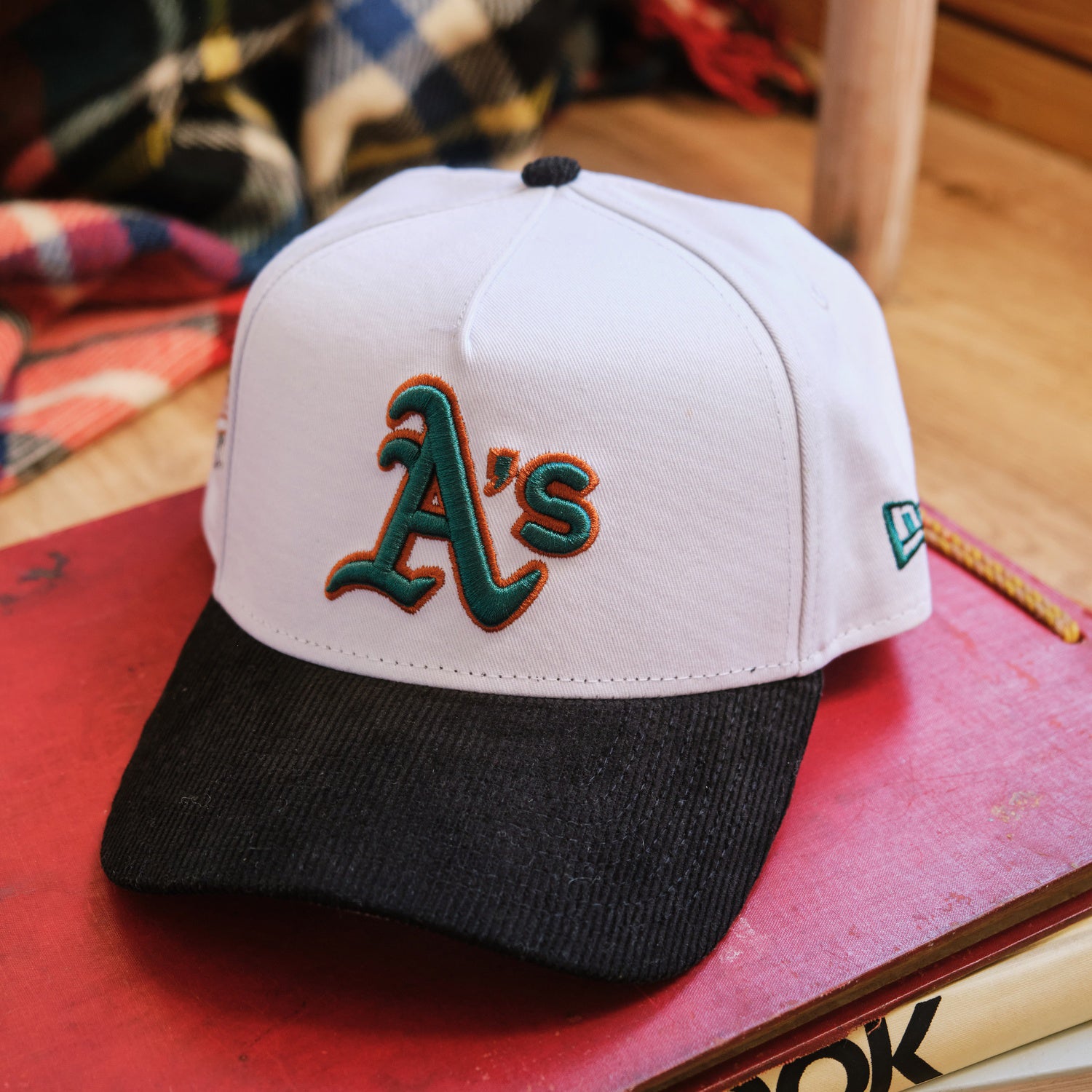 NEW ERA 9FORTY A-FRAME MLB OAKLAND ATHLETICS WORLD SERIES 1989 TWO TONE / GREY UV SNAPBACK CAP