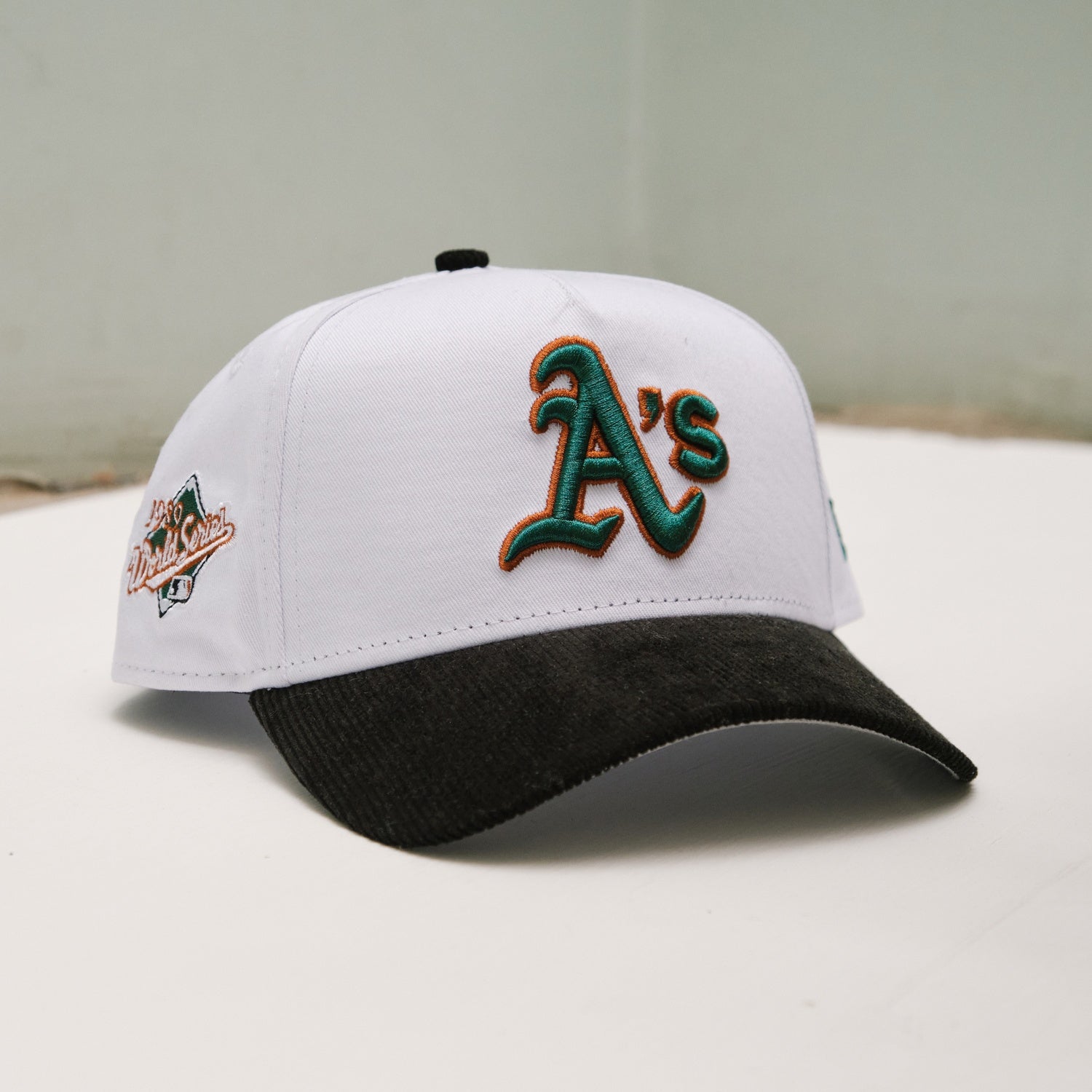 NEW ERA 9FORTY A-FRAME MLB OAKLAND ATHLETICS WORLD SERIES 1989 TWO TONE / GREY UV SNAPBACK CAP