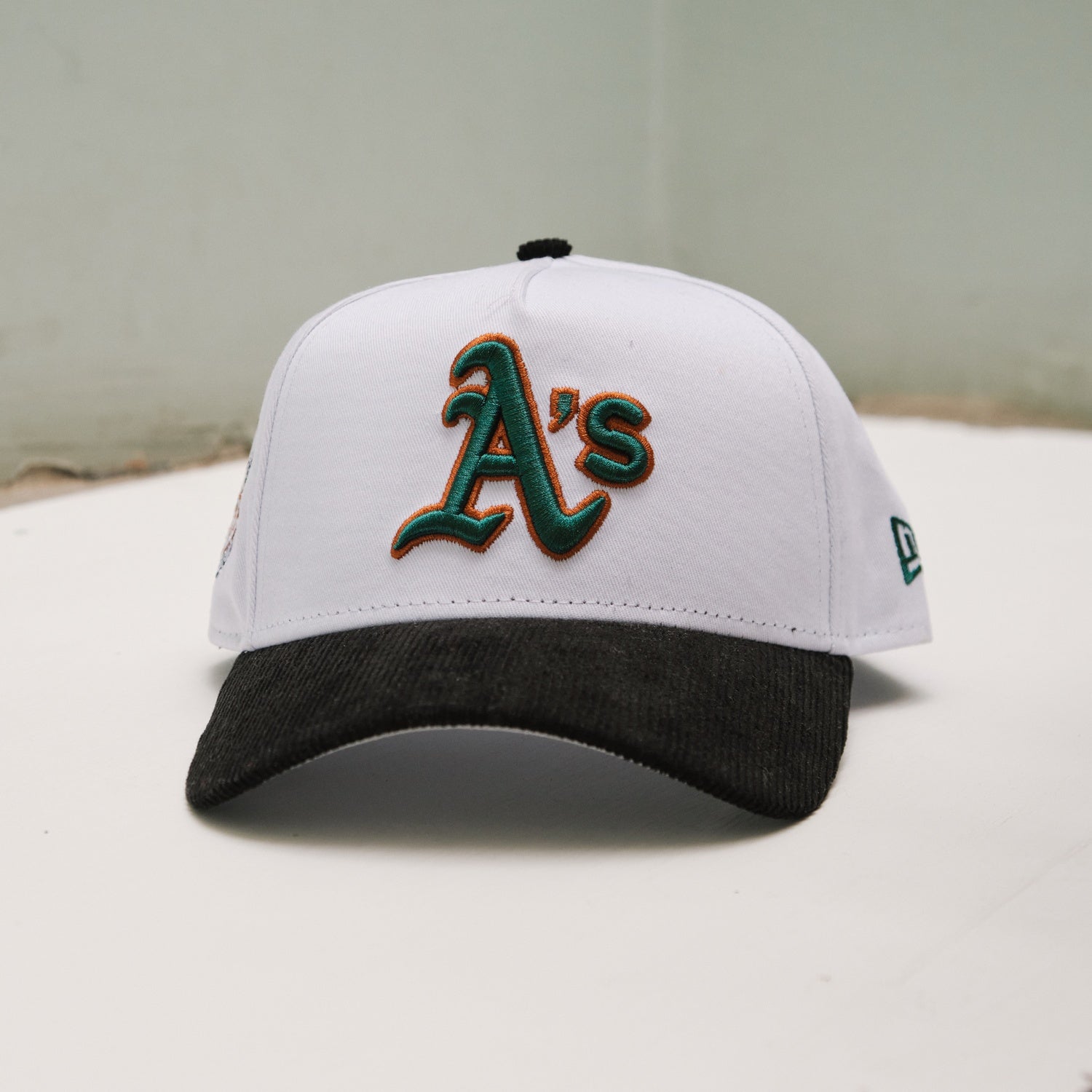 NEW ERA 9FORTY A-FRAME MLB OAKLAND ATHLETICS WORLD SERIES 1989 TWO TONE / GREY UV SNAPBACK CAP