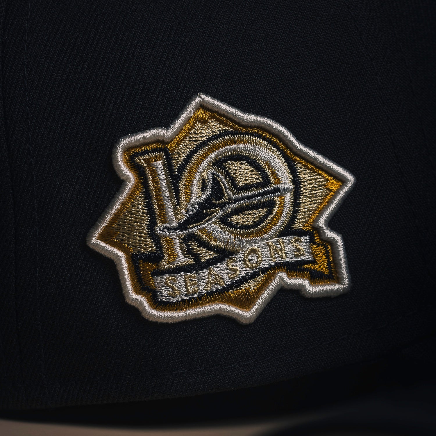 Dodgers Fitted New Era 59Fifty Metal Gold Emblem Black Cap Hat Grey UV