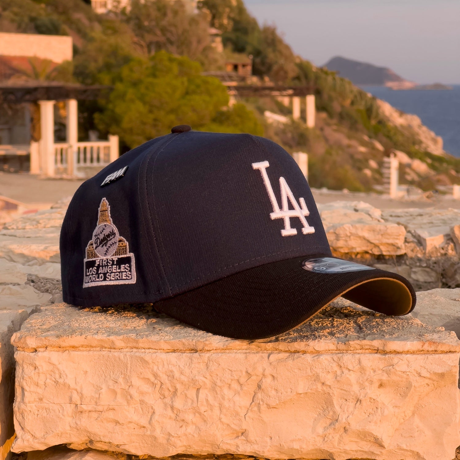 NEW ERA 9FORTY A-FRAME LOS ANGELES DODGERS FIRST LOS ANGELES WORLD SERIES TWO TONE / KHAKI UV SNAPBACK