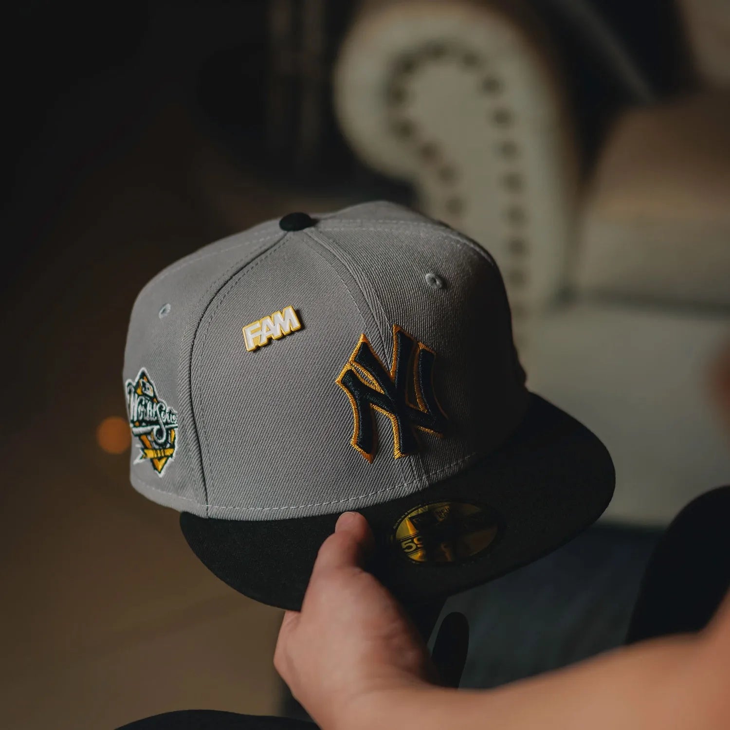 NEW ERA 59FIFTY MLB NEW YORK YANKEES WORLD SERIES 1999 TWO TONE / YELLOW UV FITTED CAP