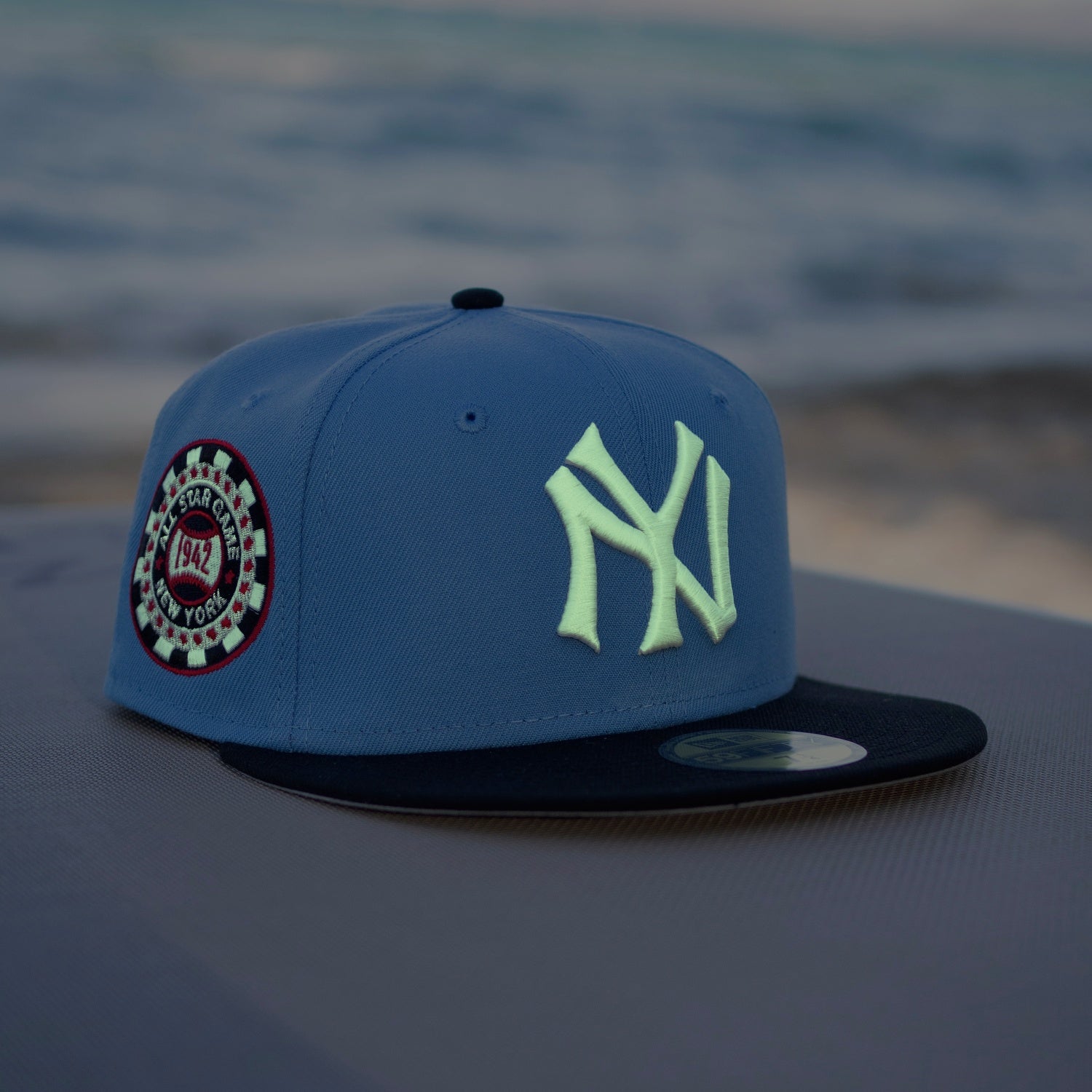 NEW ERA 59FIFTY MLB NEW YORK YANKEES ALL STAR GAME 1942 TWO TONE / GREY UV FITTED CAP