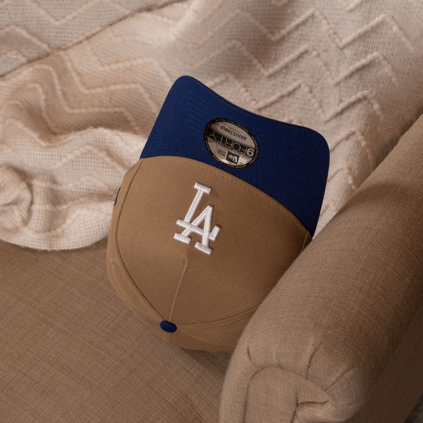 NEW ERA 9FORTY A-FRAME MLB LOS ANGELES DODGERS UPSIDE DOWN LOGO TWO TONE / GREY UV SNAPBACK CAP