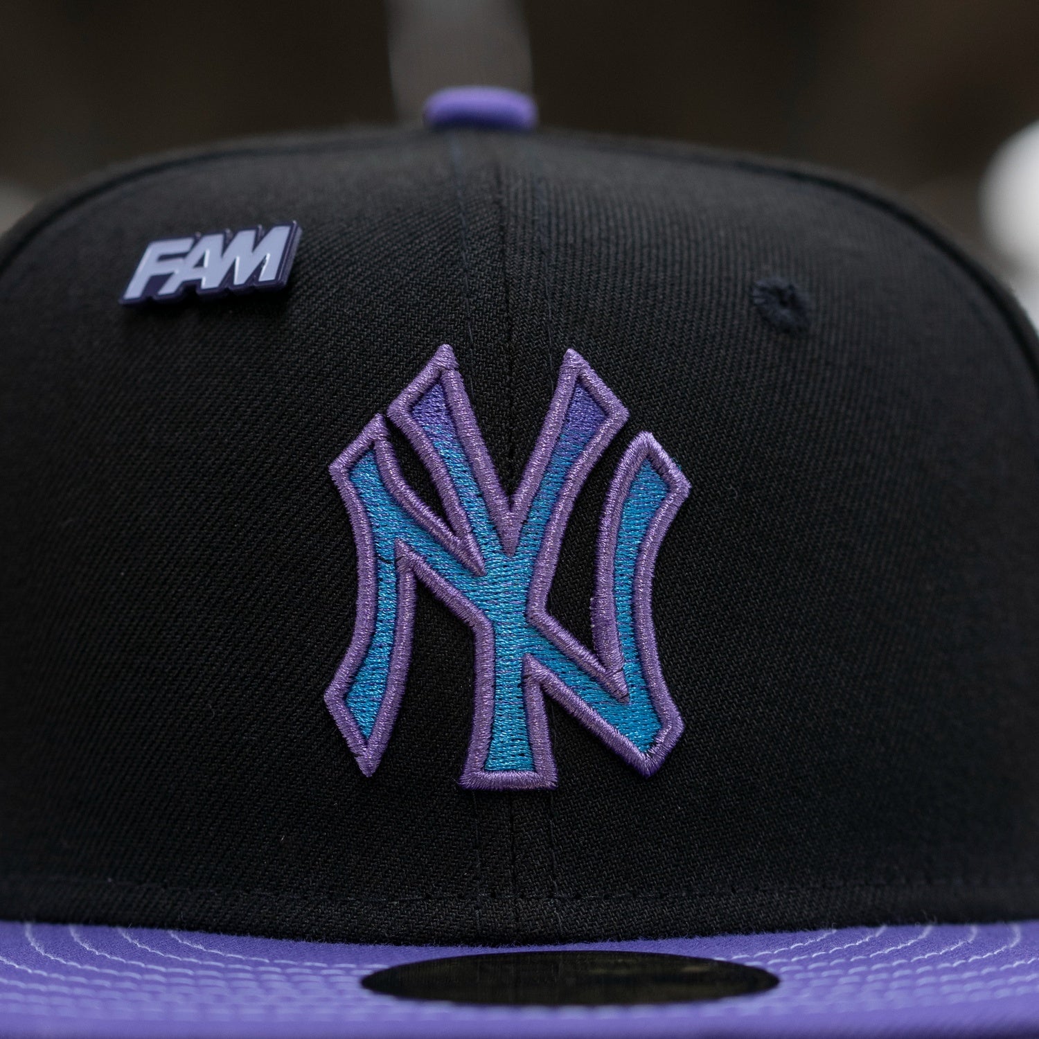 NEW ERA 59FIFTY MLB NEW YORK YANKEES TWO TONE / LAVENDER UV FITTED CAP