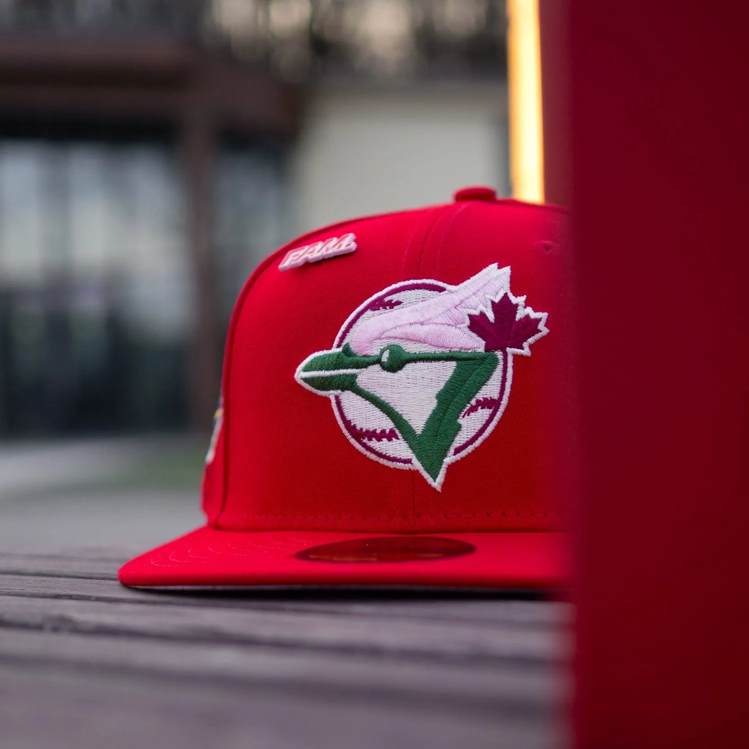 NEW ERA 59FIFTY MLB TORONTO BLUE JAYS WORLD SERIES 1992 RED / PINK UV FITTED CAP