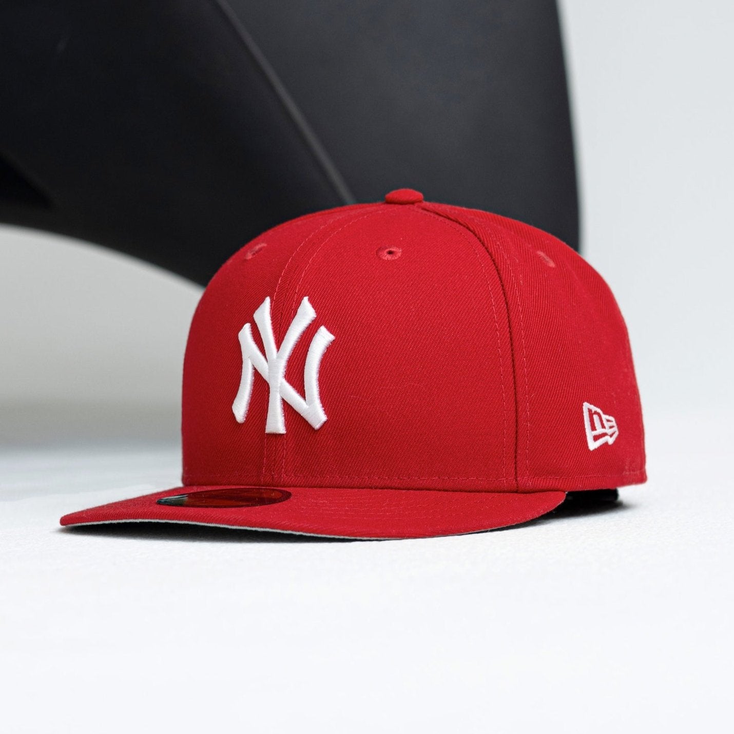 NEW ERA 59FIFTY MLB NEW YORK YANKEES RED / GREY UV FITTED CAP