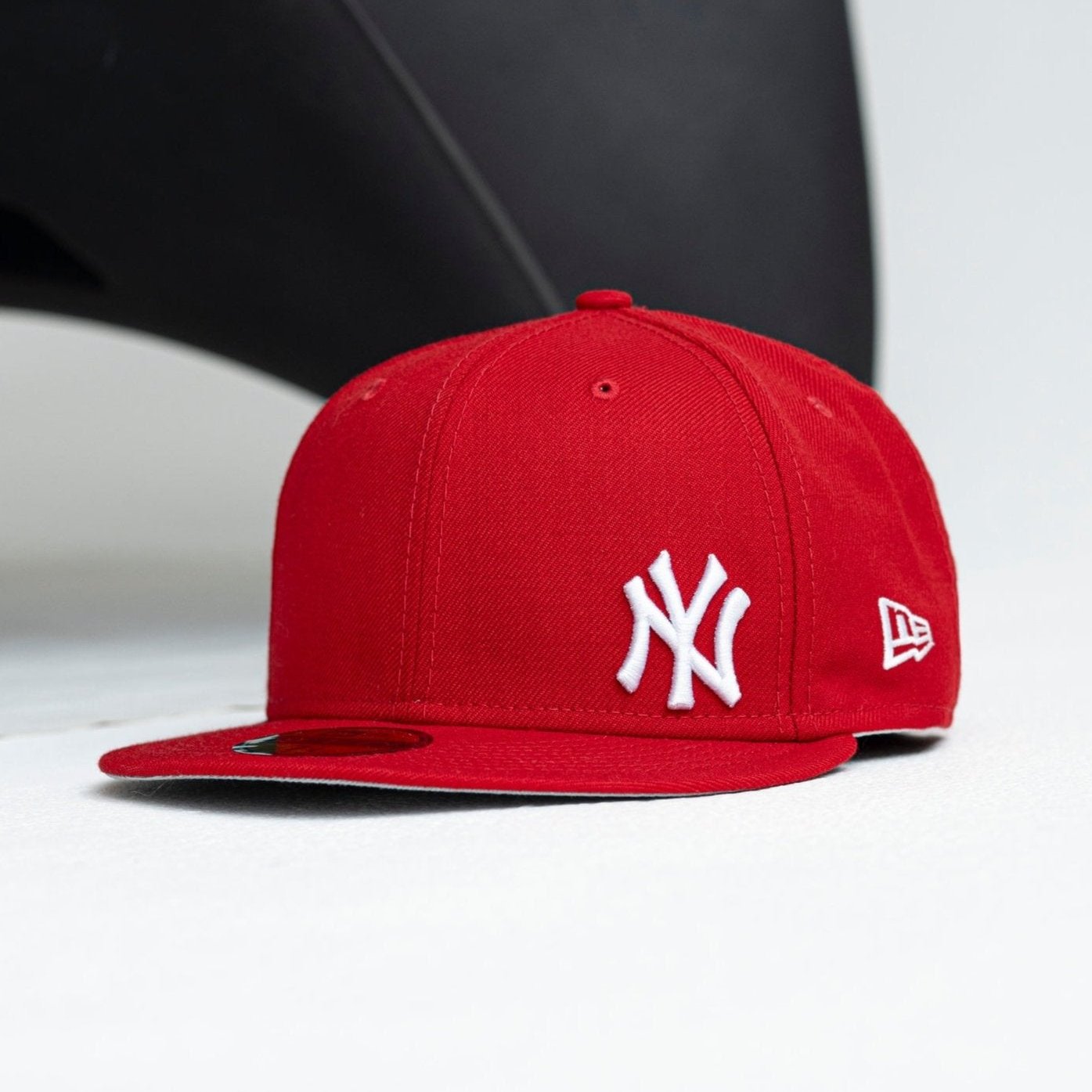 NEW ERA 59FIFTY MLB MINI LOGO NEW YORK YANKEES RED / GREY UV WOOL FITTED CAP