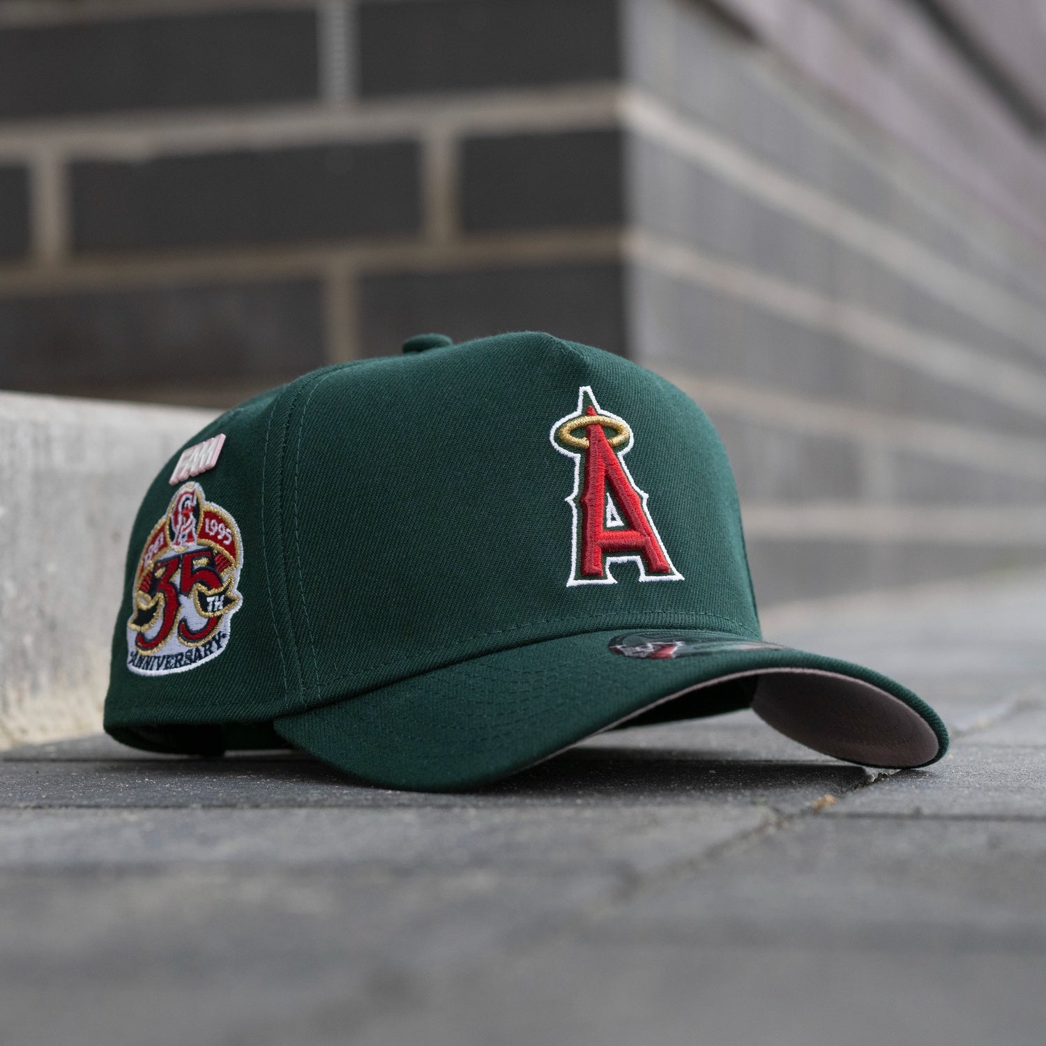 NEW ERA 9FORTY A-FRAME MLB ANAHEIM ANGELS 35TH ANNIVERSARY DARK GREEN / PINK UV SNAPBACK CAP