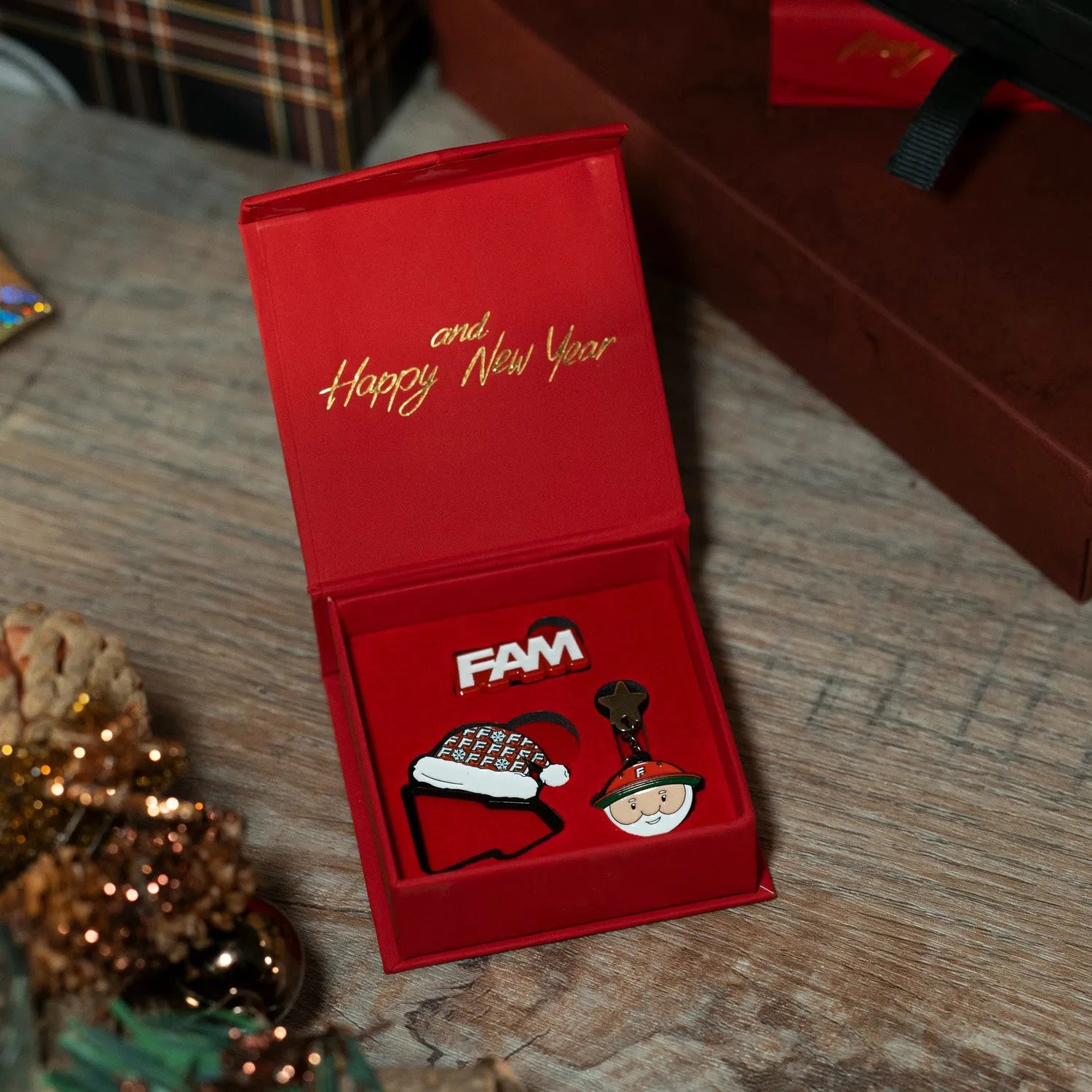 FAM CHRISTMAS PIN SET