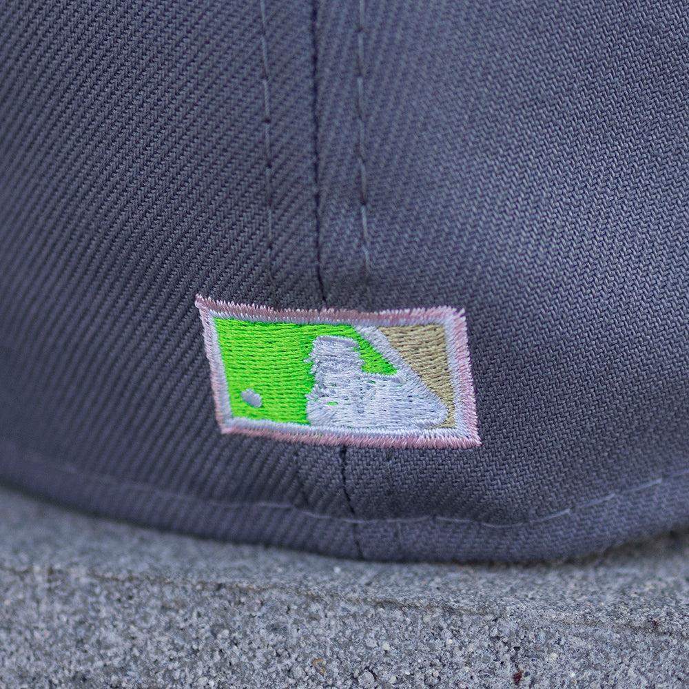 Off White Boston Red Sox Kelly Green Visor Lime Green Bottom 2004 World Series Champions Side Patch 59FIFTY Fitted 71/4